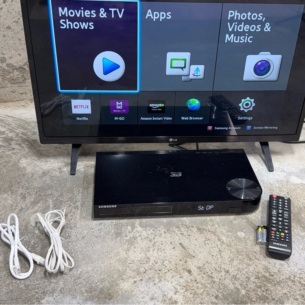 Samsung BD-F5900 3D Wi-Fi HDMI Blu-ray Disc Player w/ Accessories